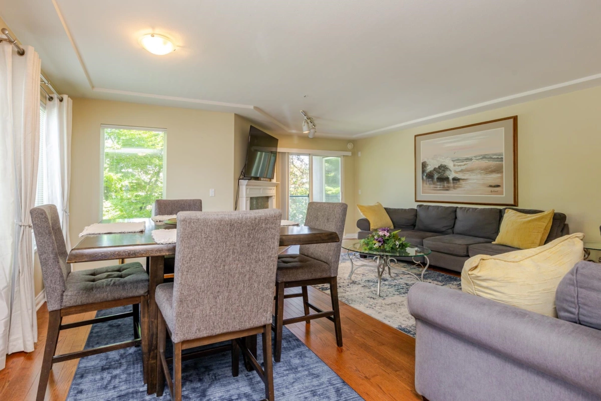 Dining Area Photo of 202 20433 53 Avenue, Langley, BC