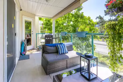 Front Yard Photo of 202 20433 53 Avenue, Langley, BC