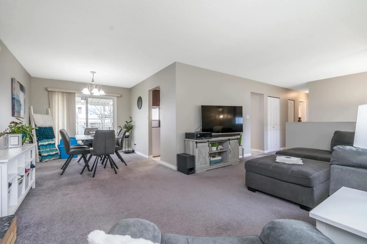 Dining Area Photo of 46412 Chilliwack Central Road, Chilliwack, BC