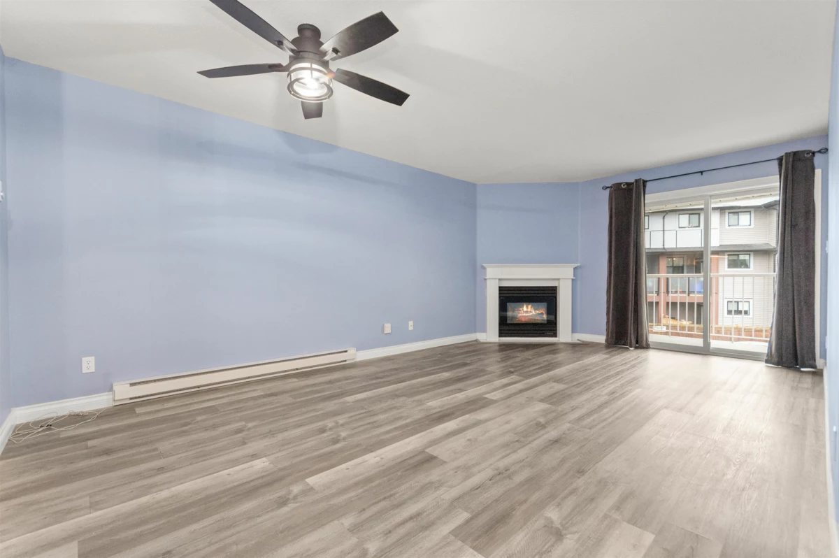 Living Room Photo of 6 46562 Yale Road, Chilliwack, BC