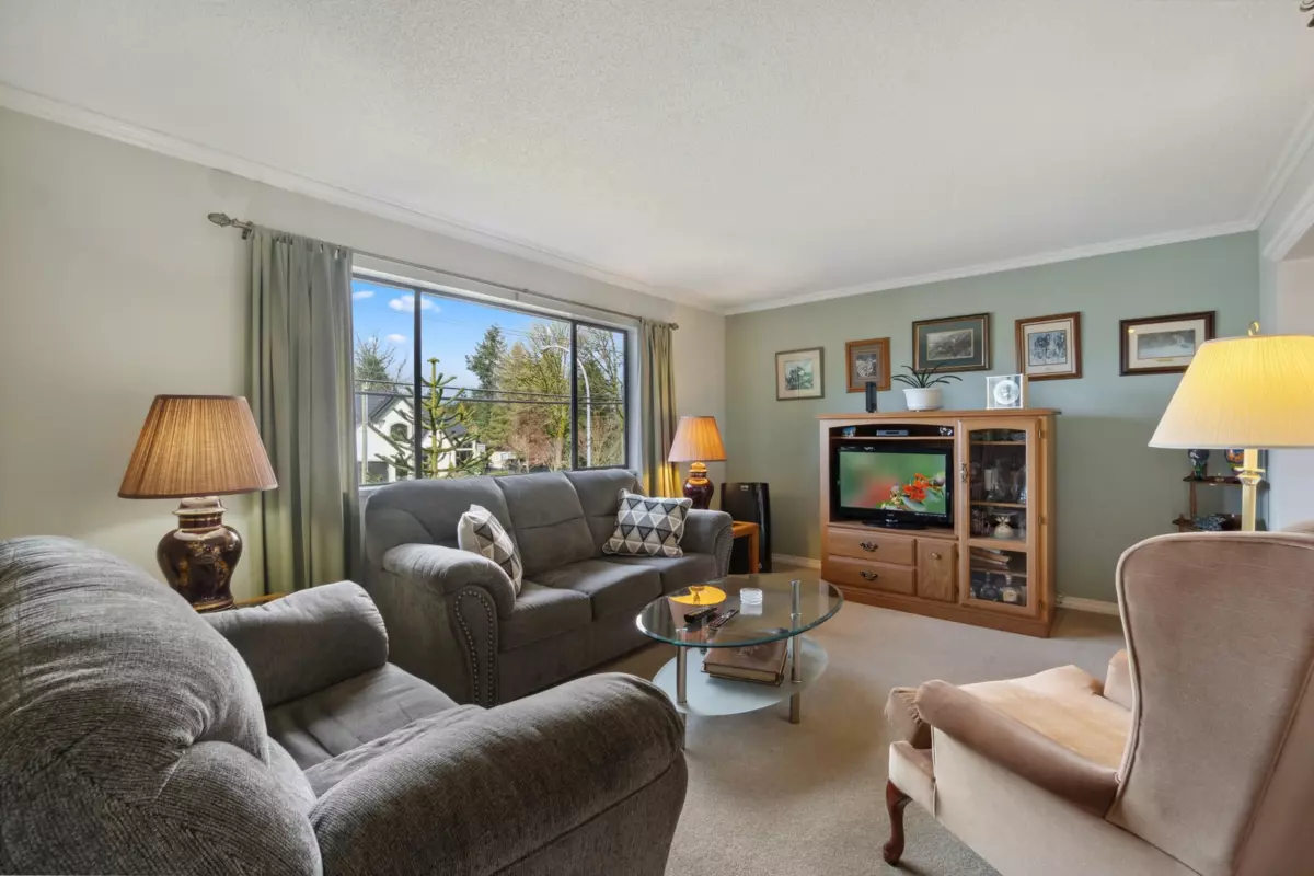 Dining Area Photo of 6180 181a Street, Surrey, BC