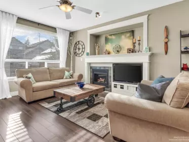 Breakfast Nook Photo of 6573 193 Street, Surrey, BC