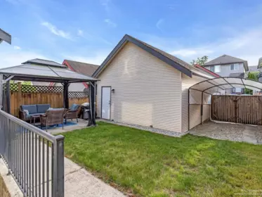 Swimming Pool Photo of 6573 193 Street, Surrey, BC