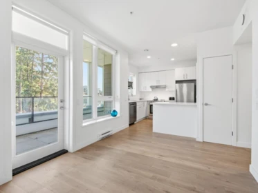 405 2137 Chesterfield Avenue, North Vancouver, BC, North Vancouver — Apartment/Condo for sale