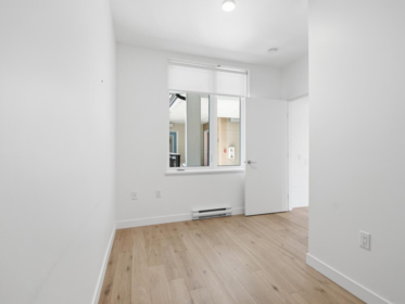 Guest Bathroom Photo of 405 2137 Chesterfield Avenue, North Vancouver, BC
