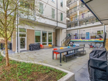 Outdoor Kitchen Photo of 405 2137 Chesterfield Avenue, North Vancouver, BC