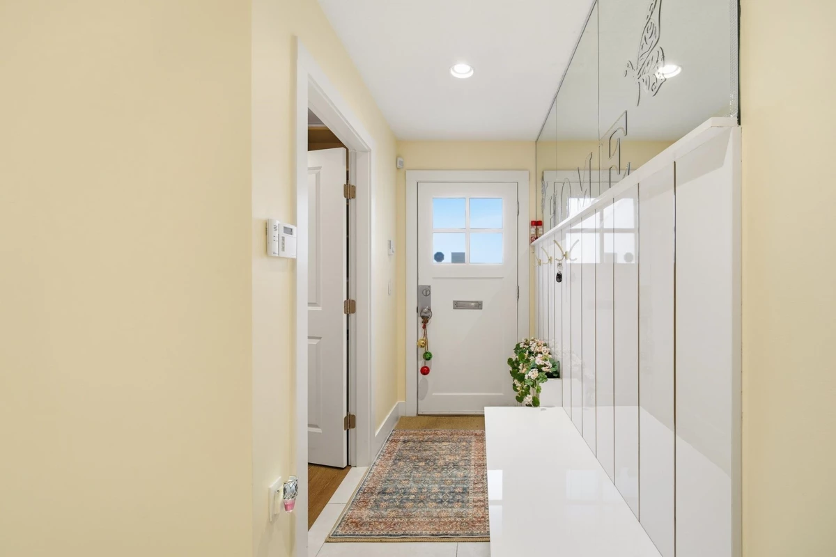 Family Room Photo of 2160 W 8th Avenue, Vancouver, BC