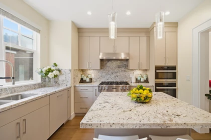Kitchen Photo of 2160 W 8th Avenue, Vancouver, BC
