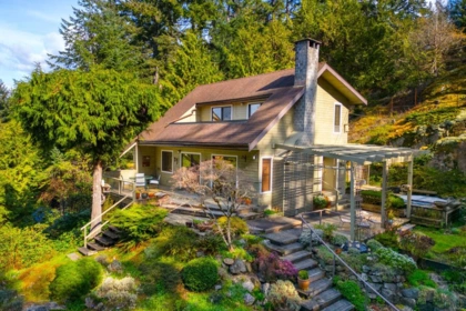 839 Captain's Way, Bowen Island, BC, Bowen Island — Single Family Residence for sale