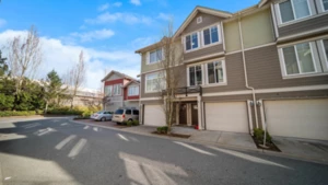 40 15399 Guildford Drive, Surrey, BC