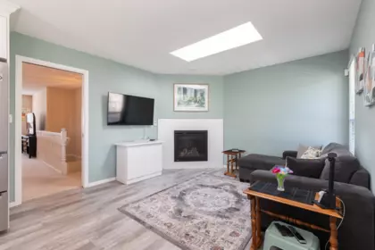 Breakfast Nook Photo of 15991 80 Avenue, Surrey, BC