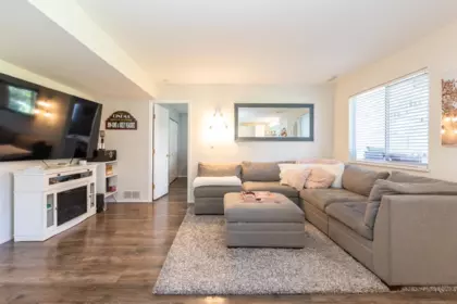 Entry Foyer Photo of 15991 80 Avenue, Surrey, BC