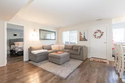 Mudroom Photo of 15991 80 Avenue, Surrey, BC