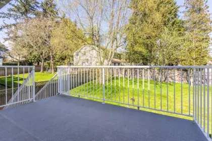 Swimming Pool Photo of 15991 80 Avenue, Surrey, BC