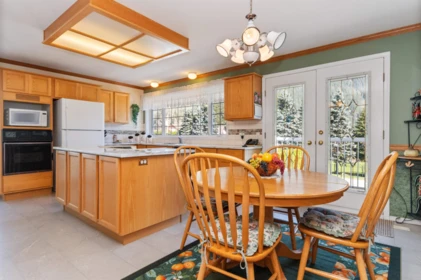 21376 Lakeview Crescent, Hope, BC, Hope — Single Family Residence for sale
