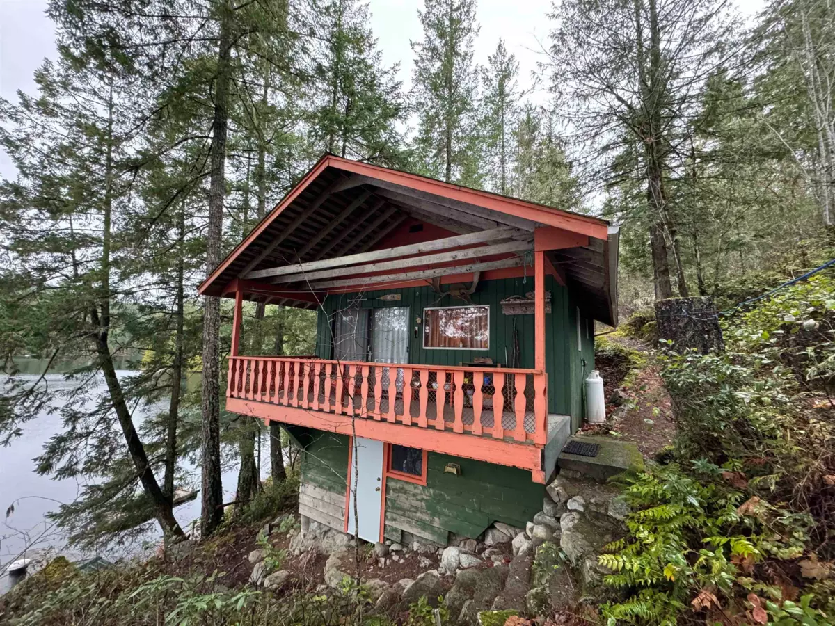 Dining Area Photo of 15133 Cowell Road, Pender Harbour, BC