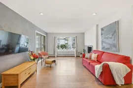 301 1381 Martin Street, White Rock, BC