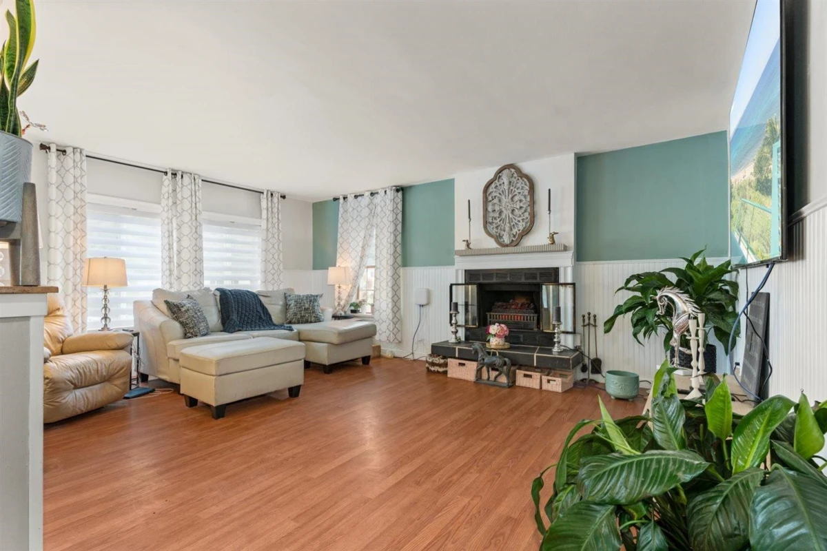 Dining Area Photo of 9684 Maurice Street, Chilliwack, BC