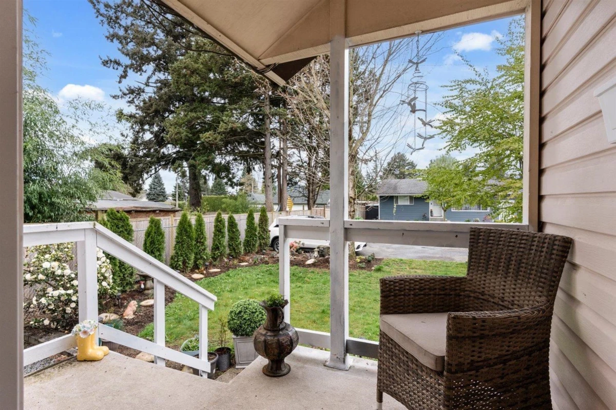 Living Room Photo of 9684 Maurice Street, Chilliwack, BC