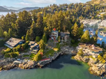 Hot Tub / Spa Photo of 5812 Eagle Island, West Vancouver, BC