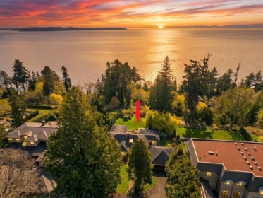 13706 Marine Drive, White Rock, BC, White Rock — 3 bed single family residence for sale