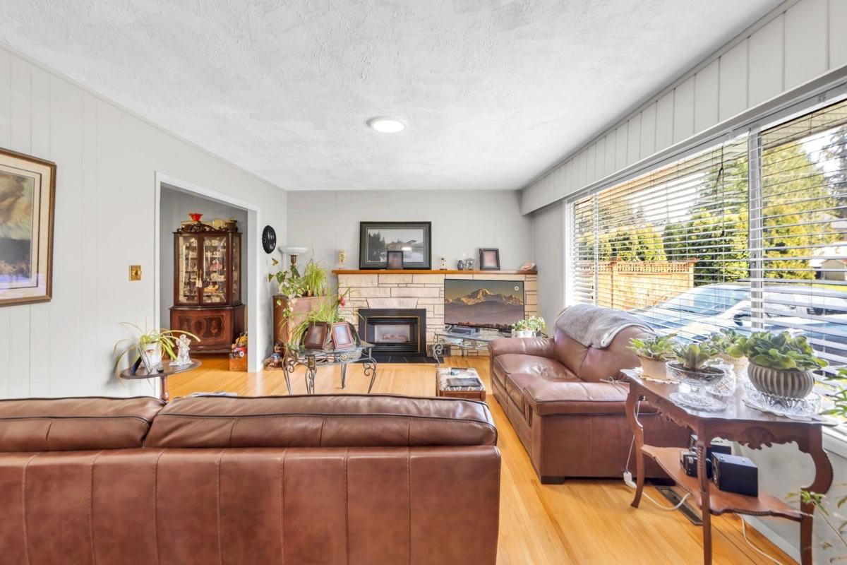 Dining Area Photo of 19893 37a Avenue, Langley, BC
