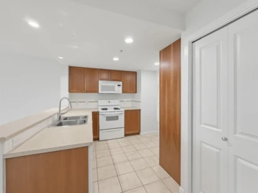 Kitchen Photo of 906 235 Guildford Way, Port Moody, BC