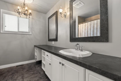 Walk-In Closet Photo of 33580 5th Avenue, Mission, BC