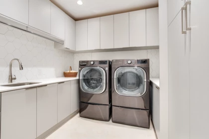 Hot Tub / Spa Photo of 2236 Yewbrook Place, Vancouver, BC