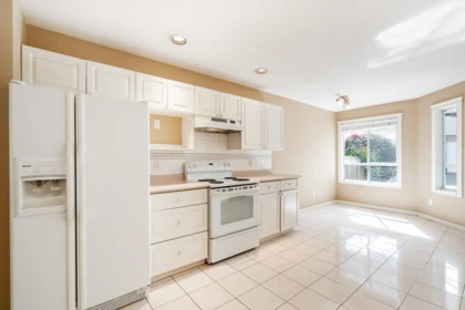 Hallway Photo of 134 15550 26 Avenue, Surrey, BC