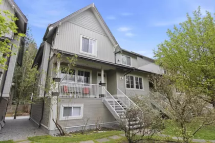 12 1800 Mamquam Road, Squamish, BC, Squamish — Half Duplex for sale