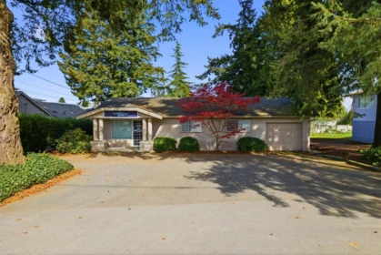 Kitchen Island Photo of 2336 156 Street, Surrey, BC