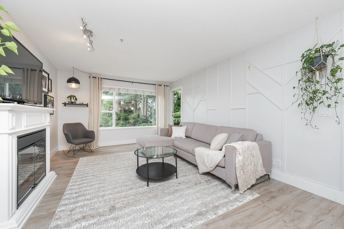 Dining Area Photo of 308 2581 Langdon Street, Abbotsford, BC