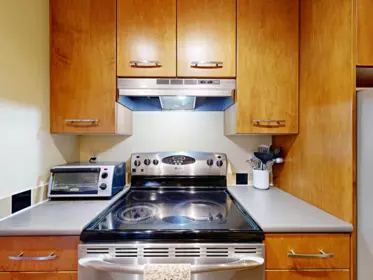 Laundry Room Photo of 103 735 W 15 Avenue, Vancouver, BC