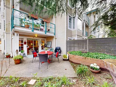 Swimming Pool Photo of 103 735 W 15 Avenue, Vancouver, BC