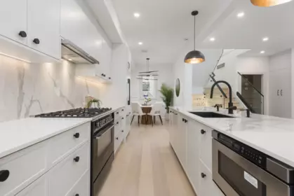 Kitchen Photo of 1 375 E 33rd Avenue, Vancouver, BC