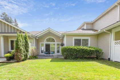 Front Yard Photo of 328 20655 88 Avenue, Langley, BC