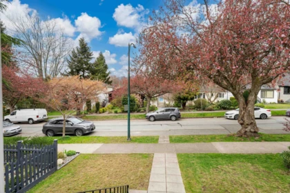 Hot Tub / Spa Photo of 2578 Oxford Street, Vancouver, BC