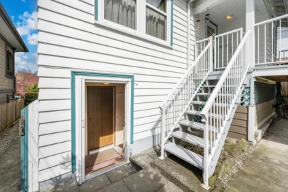 Office / Den Photo of 2578 Oxford Street, Vancouver, BC