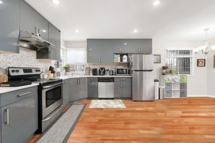 Kitchen Photo of 10180 River Drive, Richmond, BC