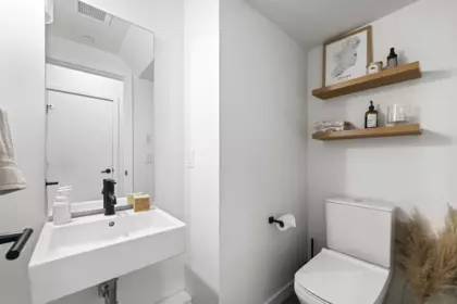 Walk-In Closet Photo of 7 533 E 3rd Street, North Vancouver, BC