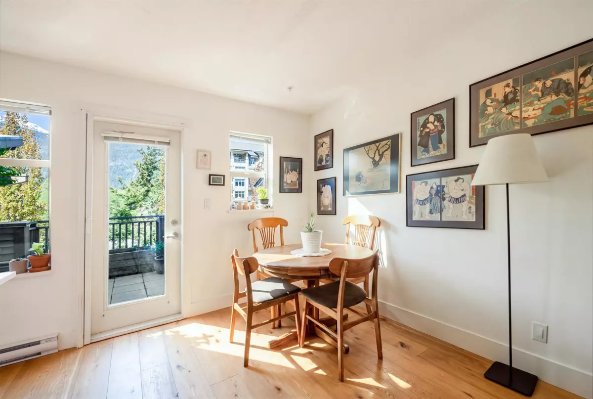 Dining Area Photo of 38228 Eaglewind Boulevard, Squamish, BC