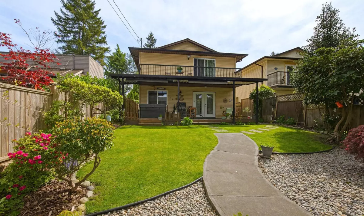Living Room Photo of 3358 Jervis Street, Port Coquitlam, BC