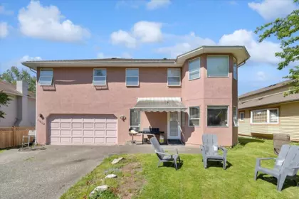 Hallway Photo of 8648 140 Street, Surrey, BC
