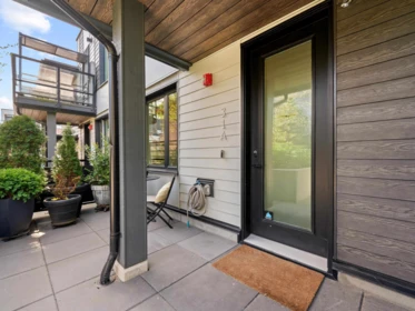 Front Yard Photo of 31 528 E 2nd Street, North Vancouver, BC