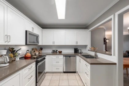 Kitchen Photo of 104 1140 55 Street, Delta, BC