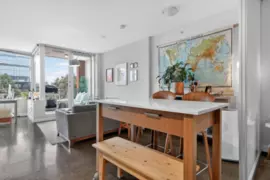 417 221 Union Street, Vancouver, BC