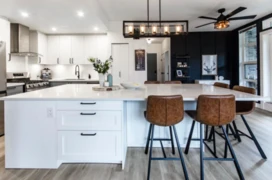 102 3602 Aldercrest Drive, North Vancouver, BC