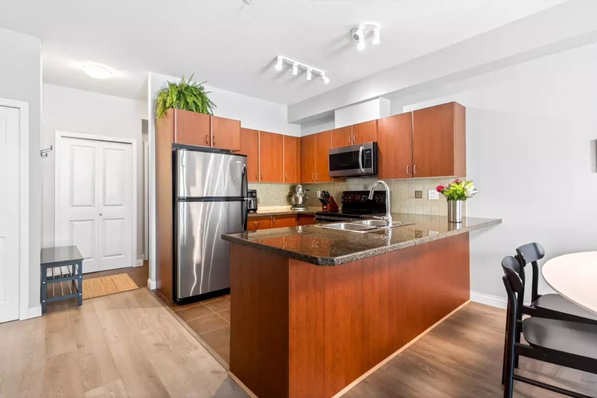 Dining Area Photo of 211 2346 Mcallister Avenue, Port Coquitlam, BC