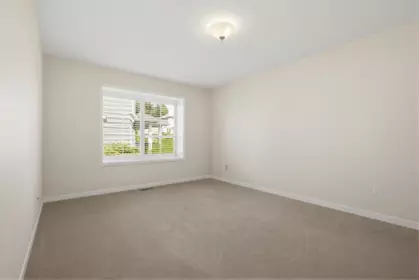 Basement Recreation Room Photo of 1 32615 Murray Avenue, Abbotsford, BC